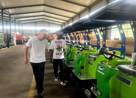 Long-Term Peruvian Partner Inspects and Ships Customized Ride-On Sweepers at Keruide